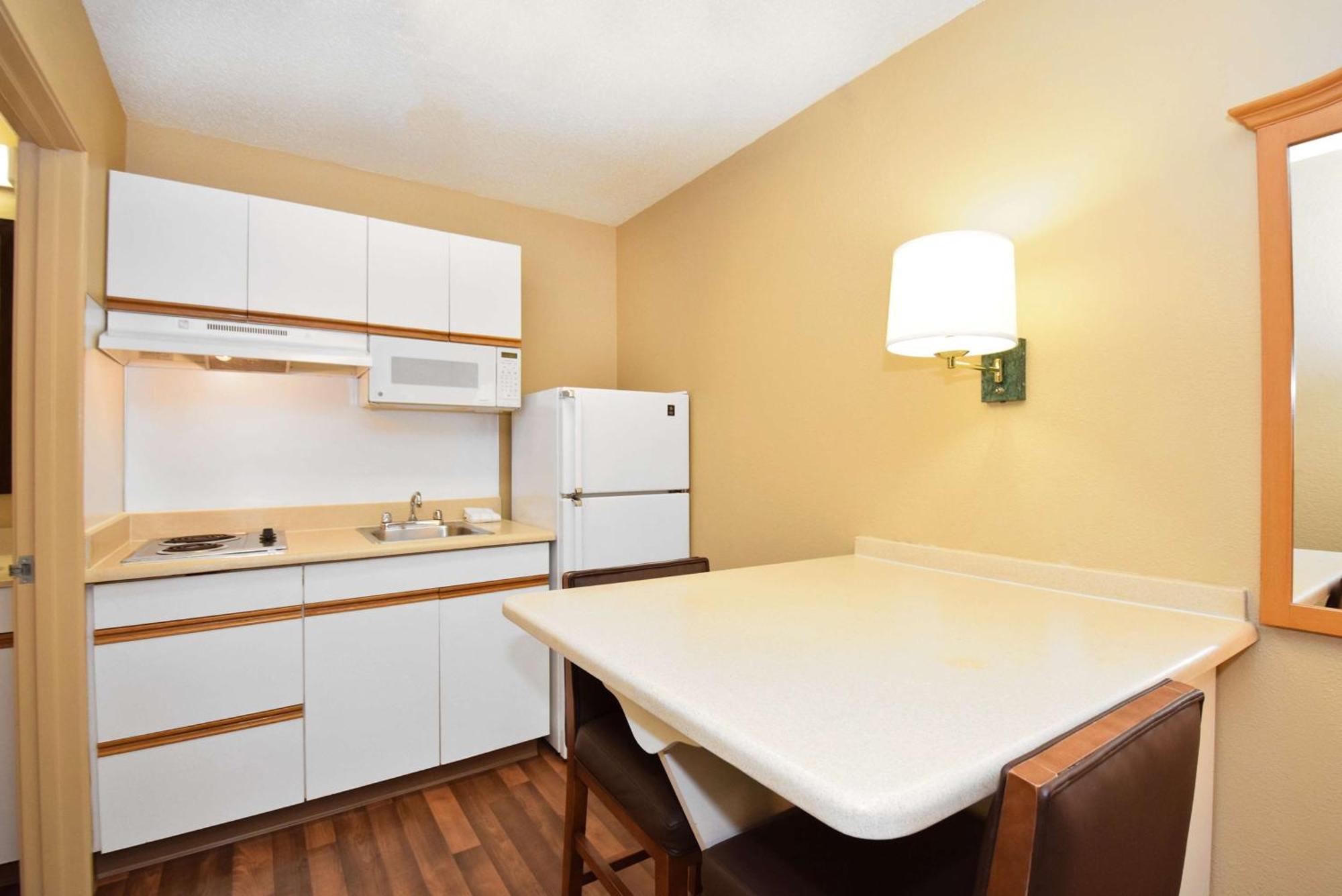 Extended Stay America Select Suites - Durham - University - Ivy Creek Blvd Zewnętrze zdjęcie
