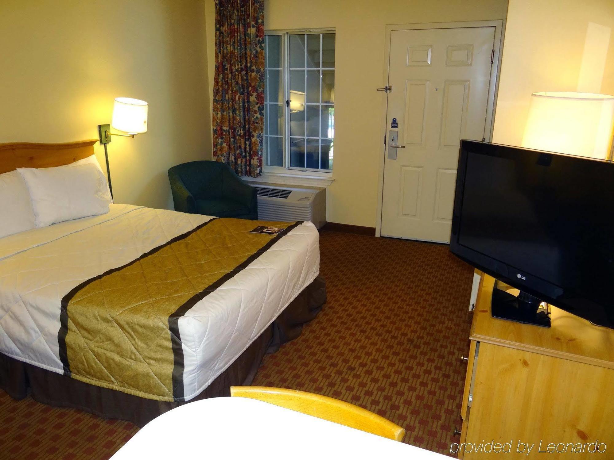 Extended Stay America Select Suites - Durham - University - Ivy Creek Blvd Zewnętrze zdjęcie